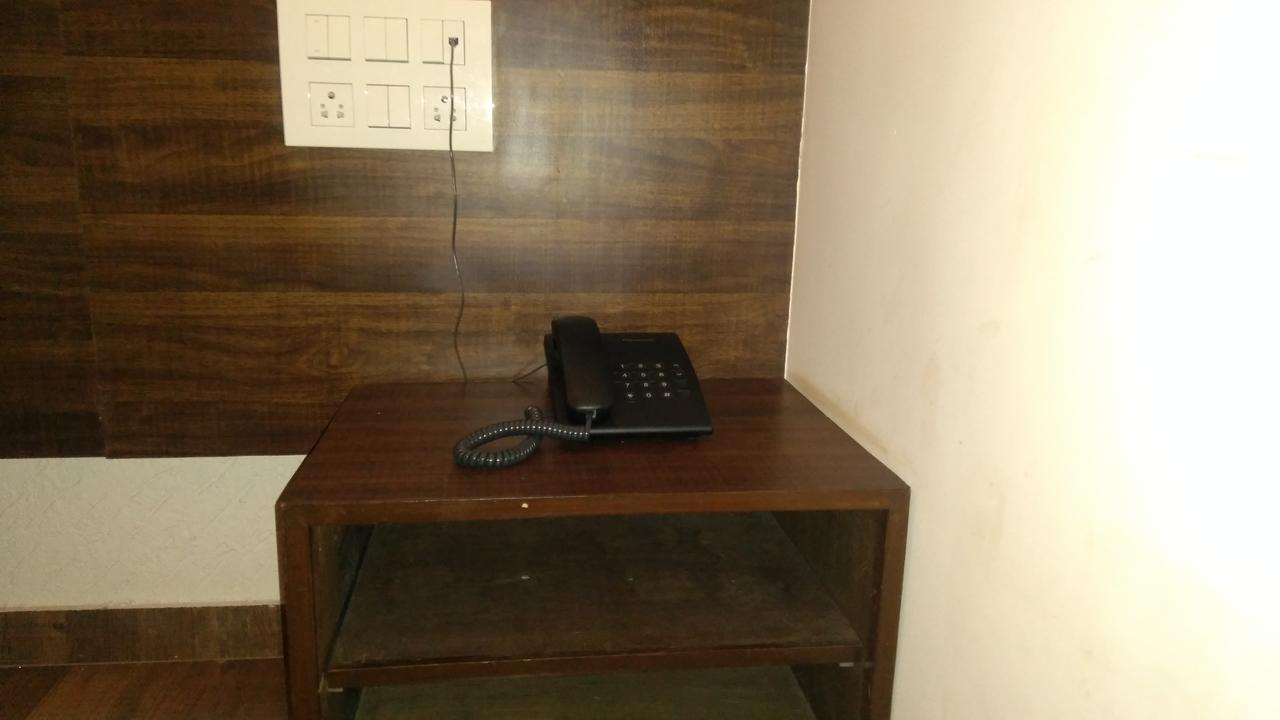 Hotel Maratha Residency Ratnagiri Bagian luar foto