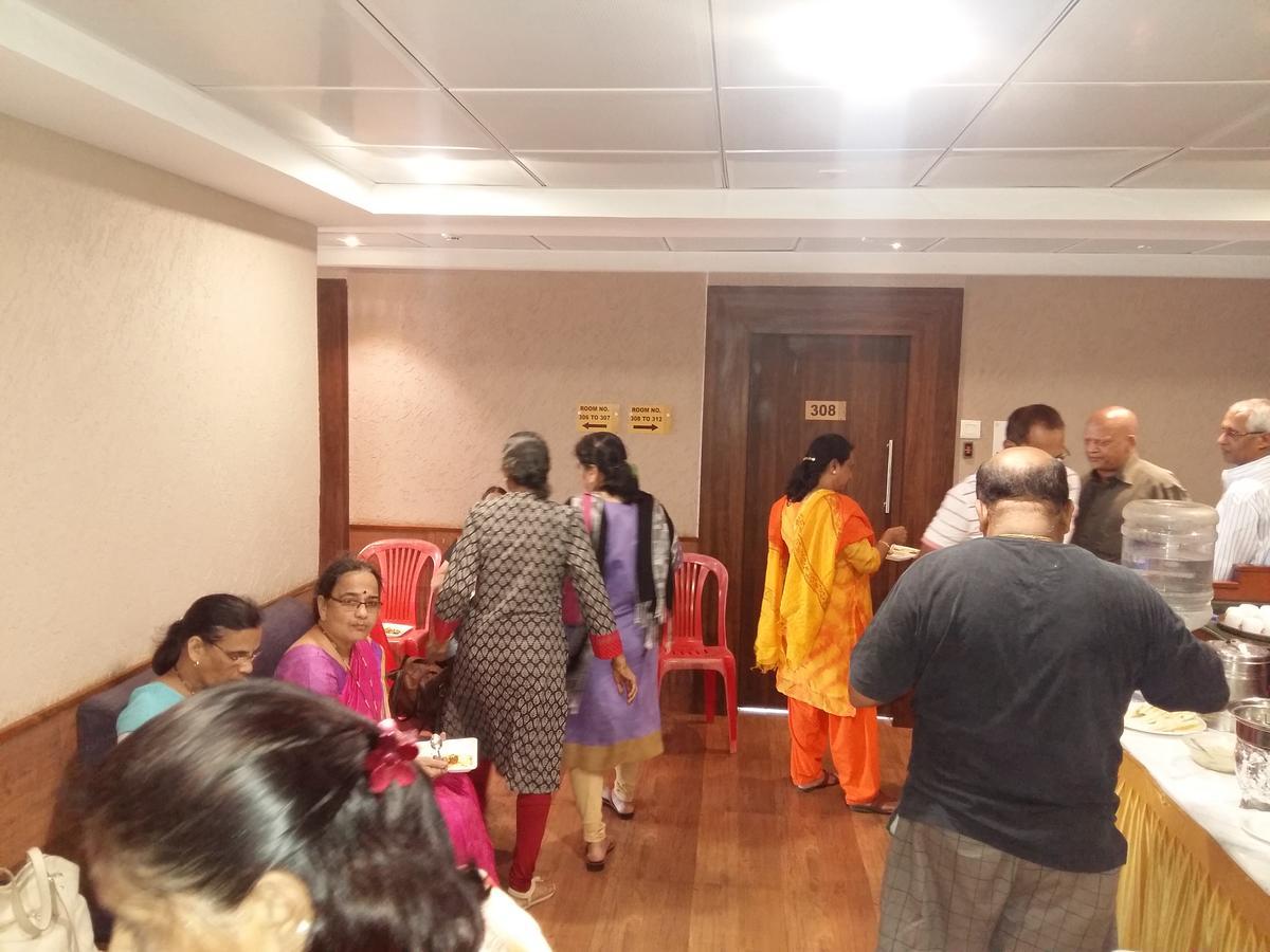 Hotel Maratha Residency Ratnagiri Bagian luar foto