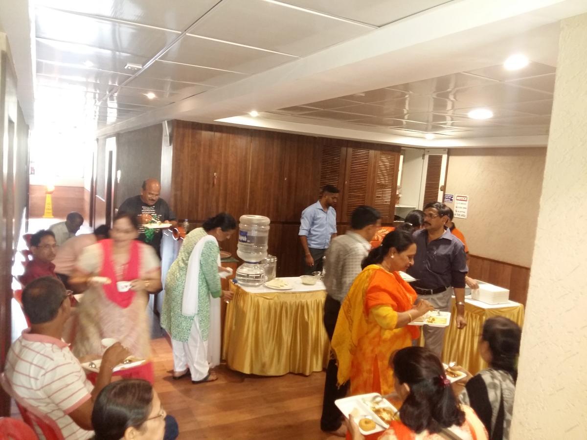 Hotel Maratha Residency Ratnagiri Bagian luar foto