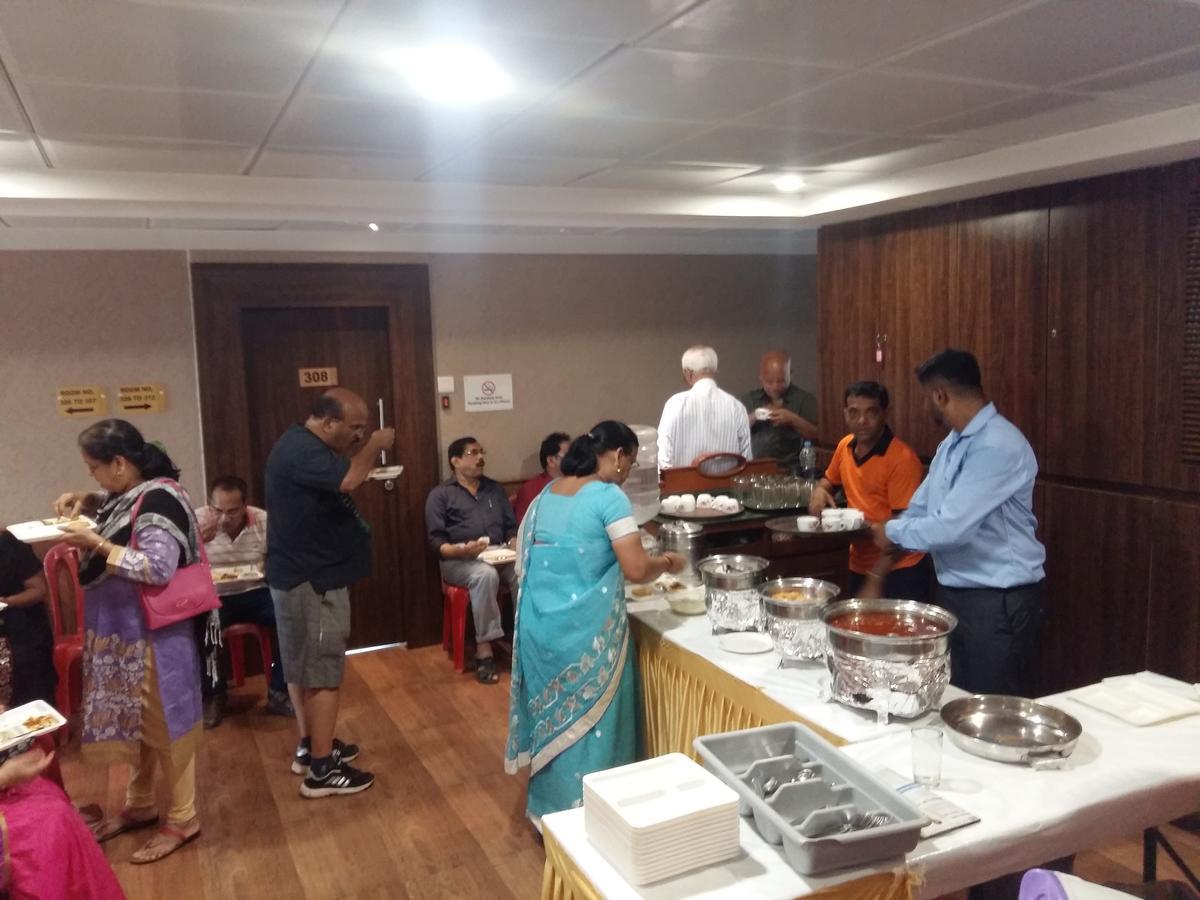 Hotel Maratha Residency Ratnagiri Bagian luar foto