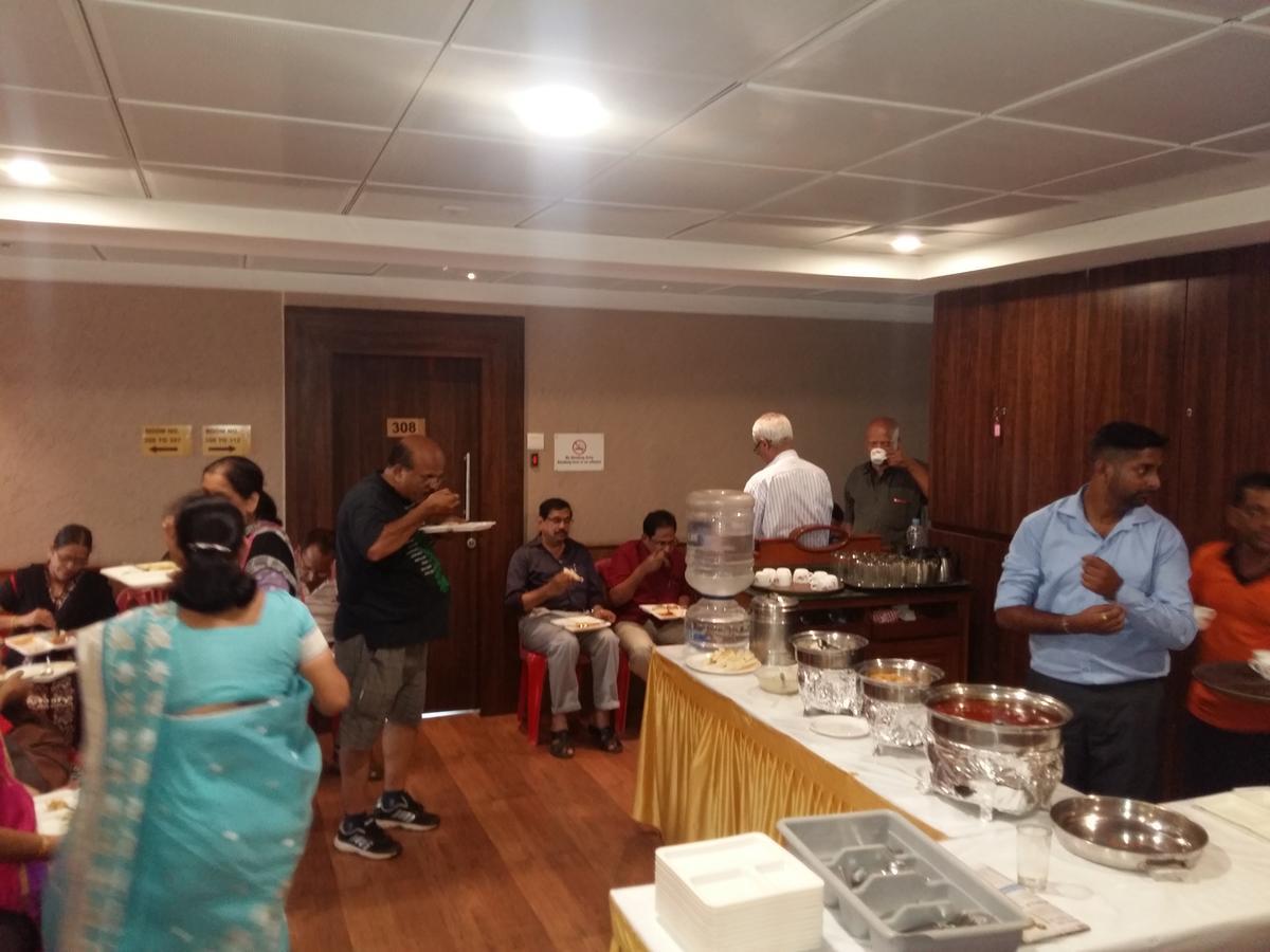 Hotel Maratha Residency Ratnagiri Bagian luar foto